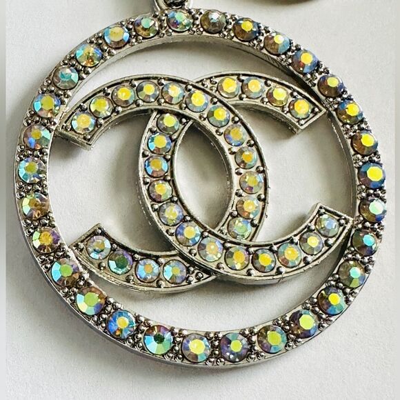 Aurora Borealis Crystal Keychain – Elegant & Sparkling ✨  Crystal Keychain - Picture 3 of 17